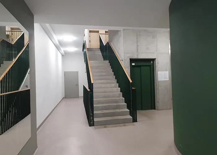 Lux Free Parking * Лешно